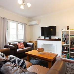 Cosy -3 Bedrooms Victoria Park , Perth Australia