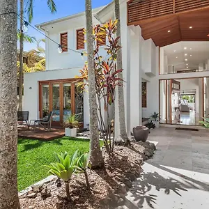 Luxurious, Tropical Haven, Mooloolaba- Moonda5 , Mooloolaba Australia